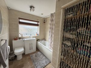 FAMILY BATHROOM- click for photo gallery